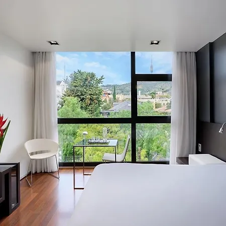 Hotel Ikonik Angli