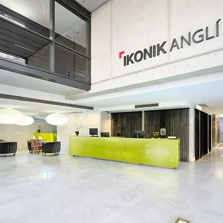 Ikonik Angli Barcelona