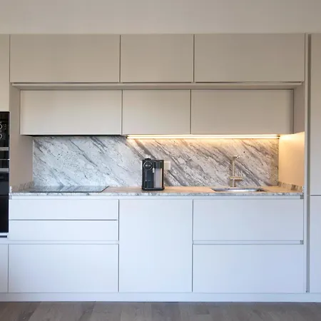 Apartment Diagonal By Sweett