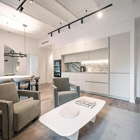 Apartment Diagonal By Sweett