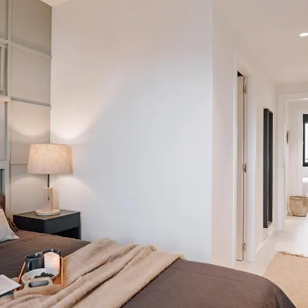 Ferrat - 3 Bedrooms In Eixample Esquerra