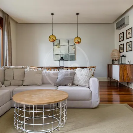 Espacioso Cerca De Diagonal Apartman Barcelona