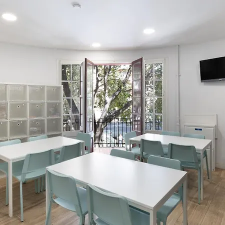 Hostel Laresibcn Minimum 31 Nights