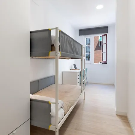 Hostel Laresibcn Minimum 31 Nights Barcelona