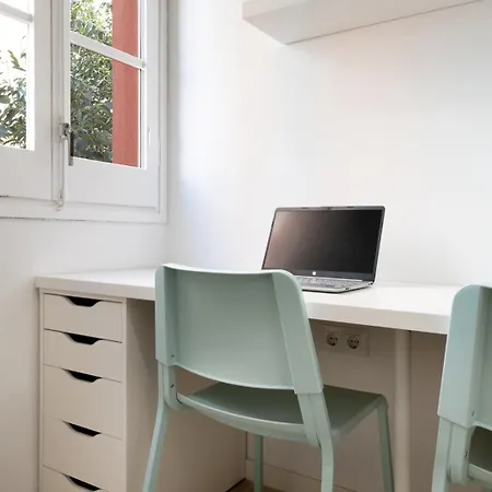 Laresibcn Minimum 31 Nights Hostel Barcelona