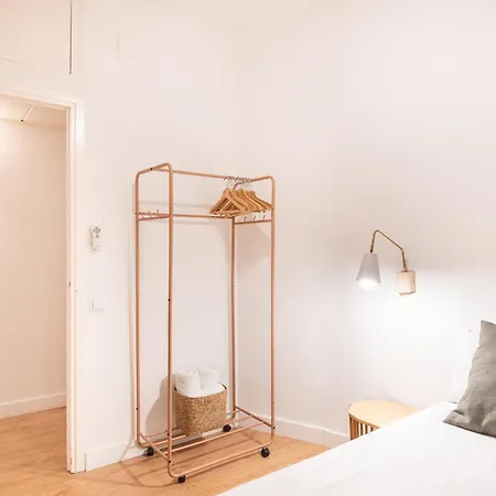 Apartment Comfortable For Groups Next To Sagrada Familia Barcelona