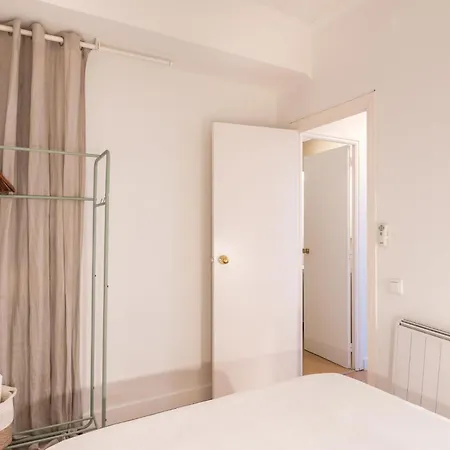 Comfortable For Groups Next To Sagrada Familia * Barcelona