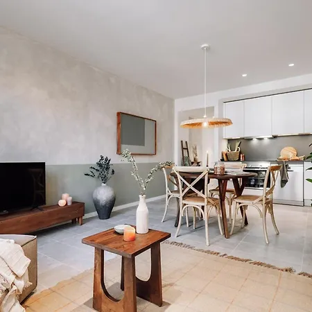 Mojacar - 2 Bedrooms In Eixample Esquerra Apartment Barcelona