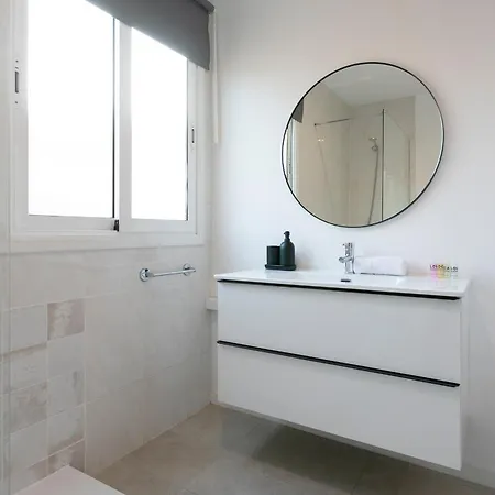 11crc1037 Newly Decorated Near Sants Station Апартаменты *