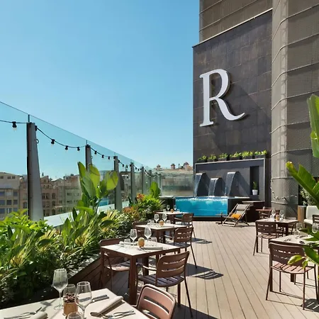 Renaissance Отель 5*