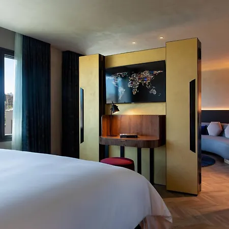 Renaissance 5* Барселона