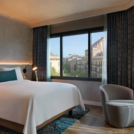 Отель Renaissance 5*