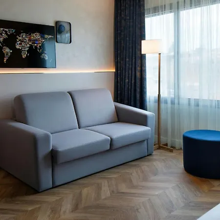Renaissance Отель 5*