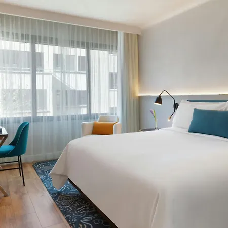 Отель Renaissance 5*