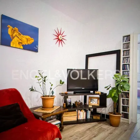Modernist In The Hear Of Barcelona, Unit 3 *