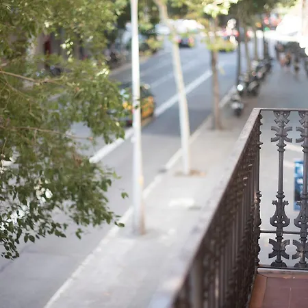 4 En Calle Rosello Stylish Apartment