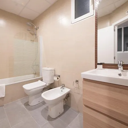 Apartment 4 En Calle Rosello Stylish Barcelona