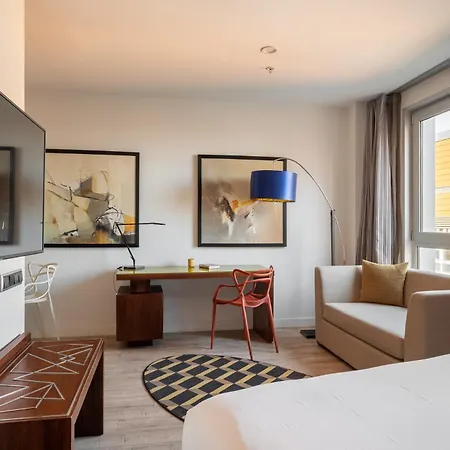 Naitly Poblenou 4*