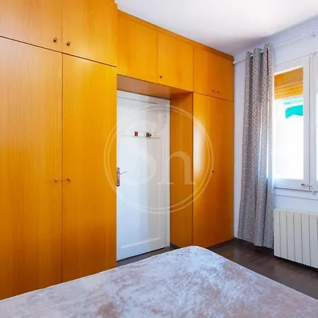 Huge Sagrada Familia Apartment *