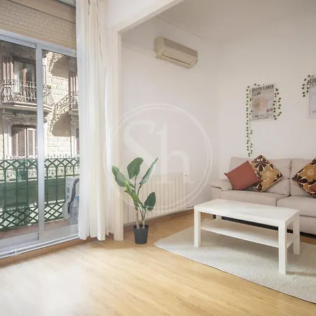 Bonito En Poble Sec Apartment Barcelona