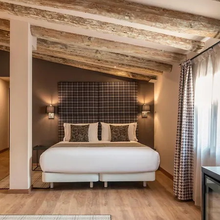 Hotel Hesperia Barri Gotic 3*