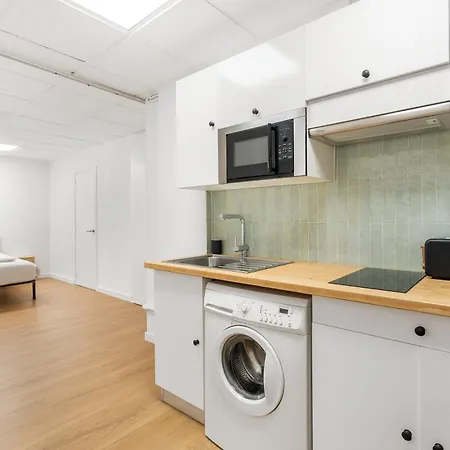 Charming In The Heart Of Gracia *