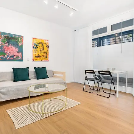 Charming In The Heart Of Gracia