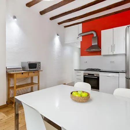 Apartment Stylish 2-bedroom In El Born
