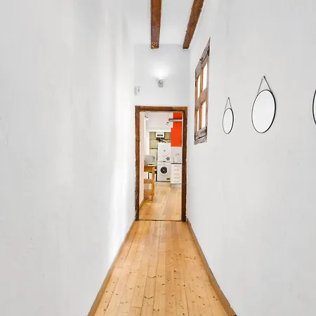 Stylish 2-bedroom In El Born *