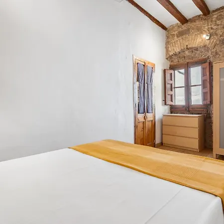 Stylish 2-bedroom In El Born Apartment *