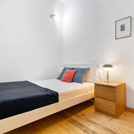 Stylish 2-bedroom In El Born Apartment *