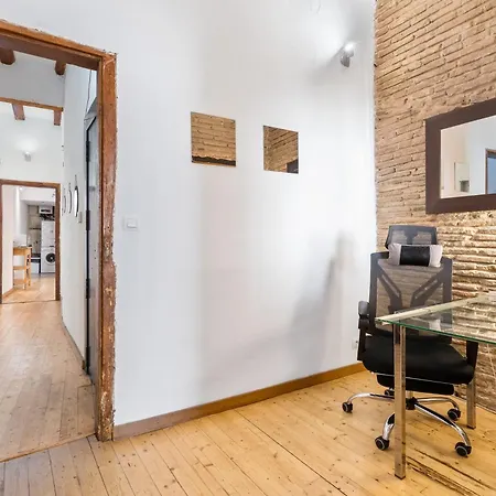 Stylish 2-bedroom In El Born Apartment Barcelona