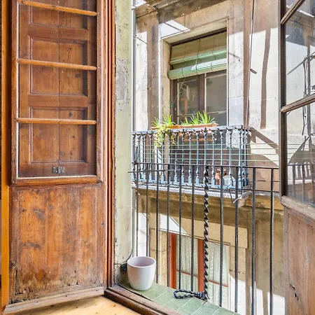 Stylish 2-bedroom In El Born *