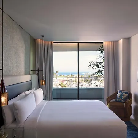 Sls Barcelona Бадалона