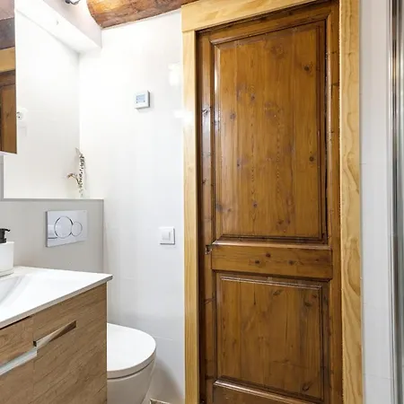 Concordia - Beautiful Flat, Spacious, 4 , 2 Bath Apartment Barcelona