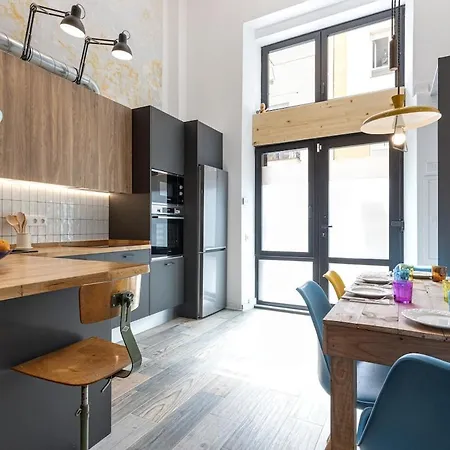 Apartment Concordia - Beautiful Flat, Spacious, 4 , 2 Bath *