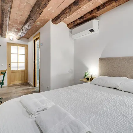 Concordia - Beautiful Flat, Spacious, 4 , 2 Bath Apartment Barcelona