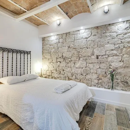 Concordia - Beautiful Flat, Spacious, 4 , 2 Bath