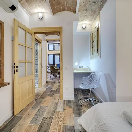 Concordia - Beautiful Flat, Spacious, 4 , 2 Bath Barcelona