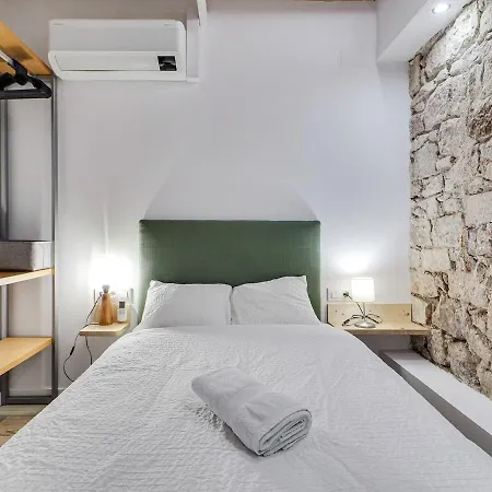Concordia - Beautiful Flat, Spacious, 4 , 2 Bath Apartment