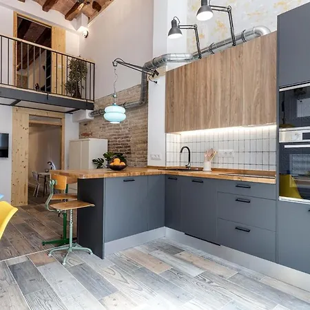 Concordia - Beautiful Flat, Spacious, 4 , 2 Bath Apartment Barcelona