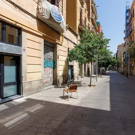 Concordia - Beautiful Flat, Spacious, 4 , 2 Bath Apartment Barcelona
