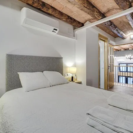Concordia - Beautiful Flat, Spacious, 4 , 2 Bath Apartment