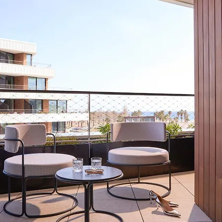 Sls Barcelona Бадалона