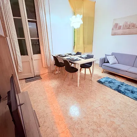 Amazing And Stylish Flat For 4 People With Breakfast Included 2 Blocks Away From Poblenou Apartment