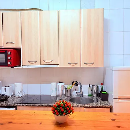Amazing And Stylish Flat For 4 People With Breakfast Included 2 Blocks Away From Poblenou Apartment