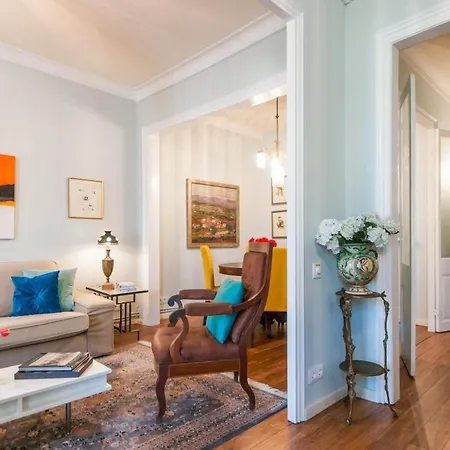 Explore Center From An Elegant Urban Retreat *