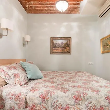 Explore Center From An Elegant Urban Retreat *