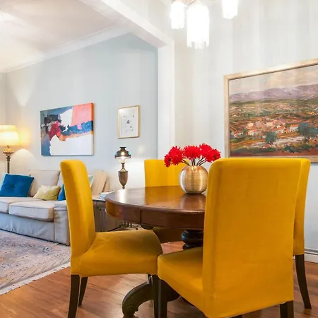 Explore Center From An Elegant Urban Retreat *