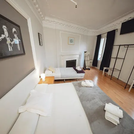 Wow Hostel *